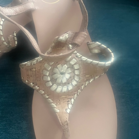 Jack Rogers 9.5 Heels Shoes Tan Gold Leather - Picture 3 of 9